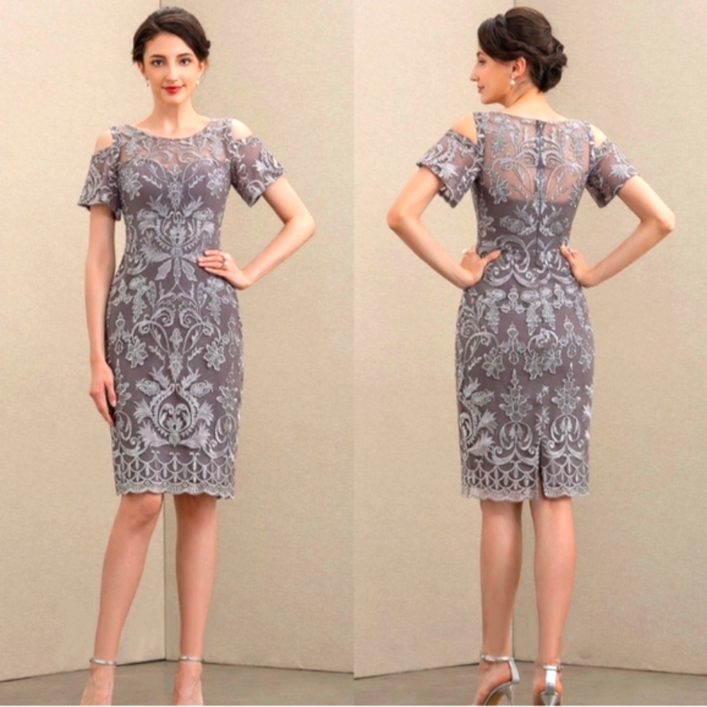 JJ's House Knee Length Dress